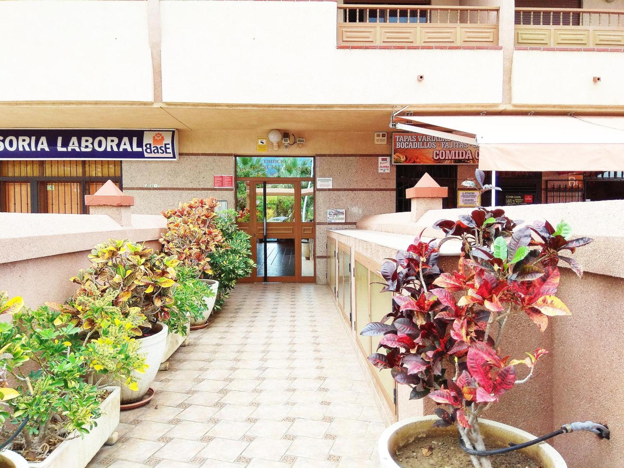 Los Cristianos Centro, Room With A Private Bathroom In Shared Apartment อาโรนา ภายนอก รูปภาพ