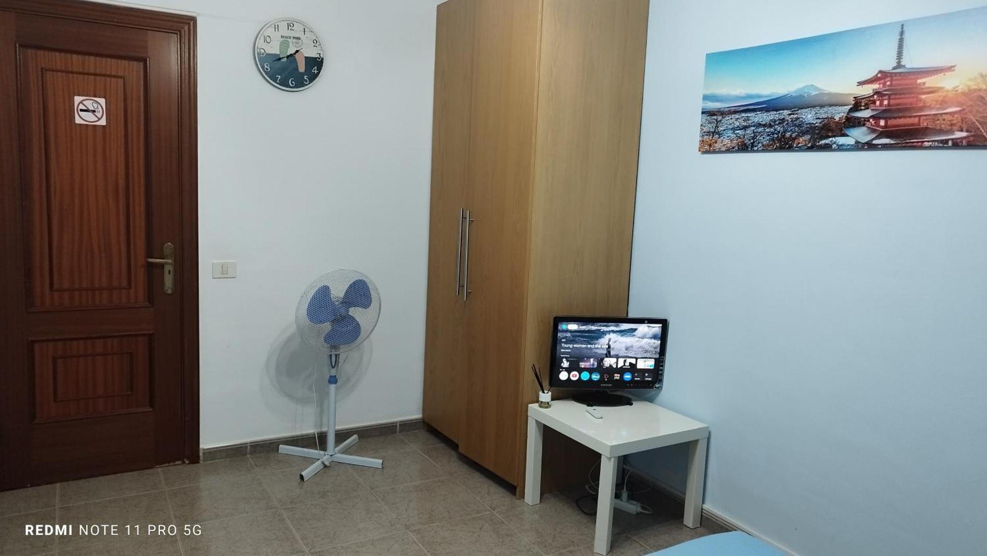 Los Cristianos Centro, Room With A Private Bathroom In Shared Apartment อาโรนา ภายนอก รูปภาพ